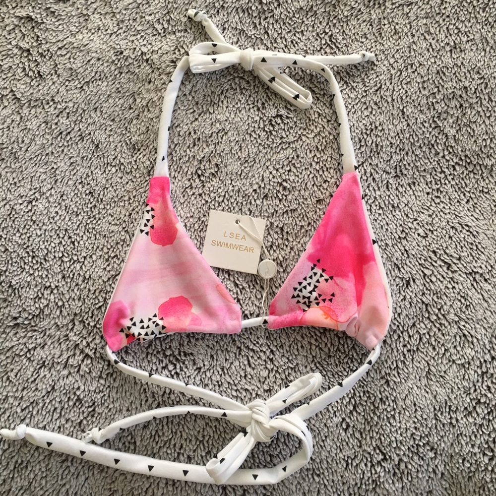 L sea triangle top